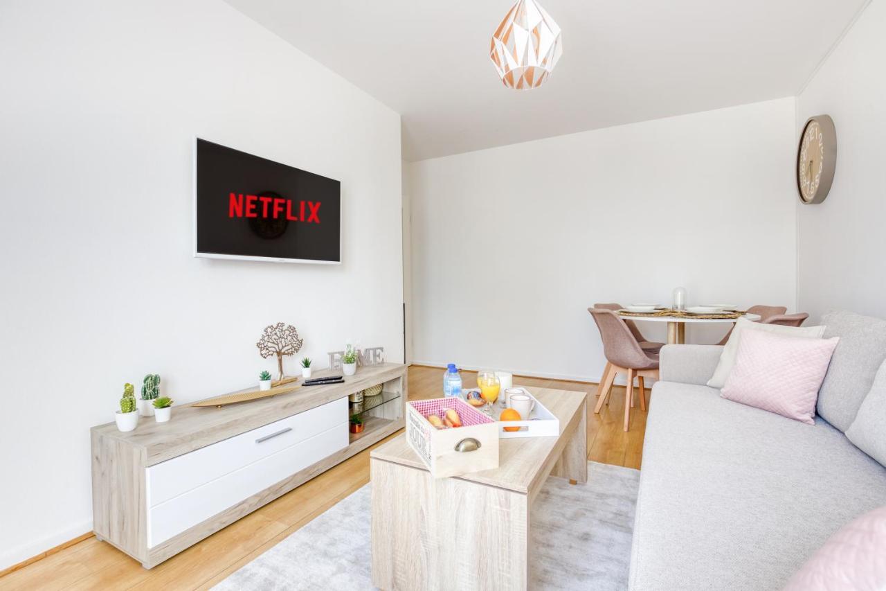 L'Elysee - Easy Check-In - Arrivee Autonome - Place Parking Privative - T2 Surequipe - Wifi - Netflix Apartment Courcouronnes ภายนอก รูปภาพ