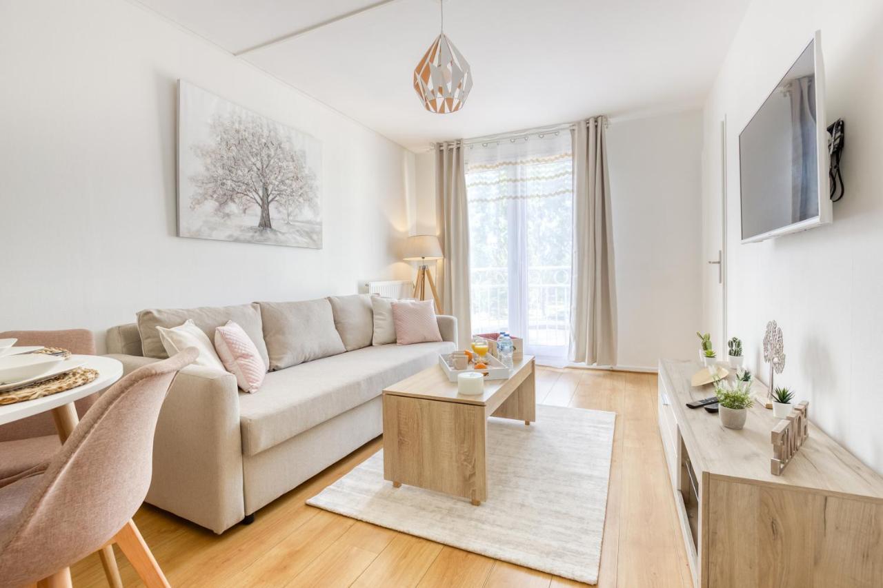 L'Elysee - Easy Check-In - Arrivee Autonome - Place Parking Privative - T2 Surequipe - Wifi - Netflix Apartment Courcouronnes ภายนอก รูปภาพ